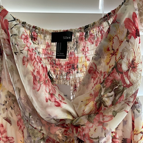 Floral dress - Picture 4 of 4